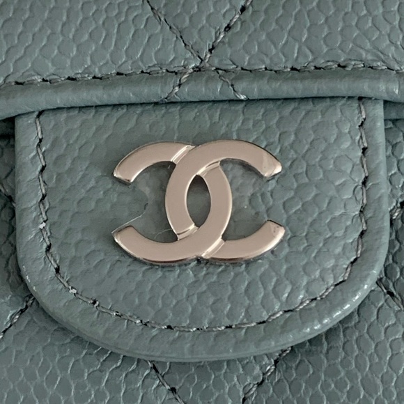 ❌❌SOLD elsewhere❌❌Chanel classic flap card holder - Picture 2 of 13